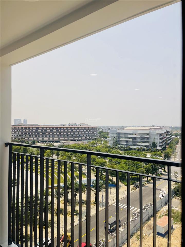 Cho thuê căn góc 3pn 80m2 full nội thất ban công hướng nam view công viên thoáng mát fpt plaza 3
