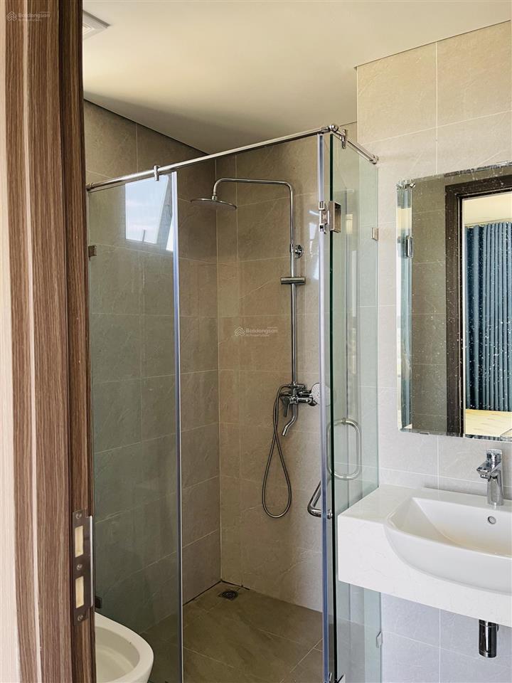 Cho thuê căn góc 3pn 80m2 full nội thất ban công hướng nam view công viên thoáng mát fpt plaza 3