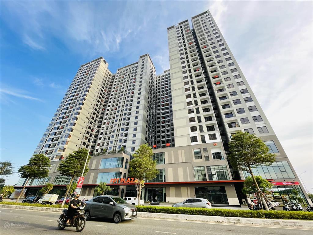 Cho thuê căn góc 3pn 80m2 full nội thất ban công hướng nam view công viên thoáng mát fpt plaza 3