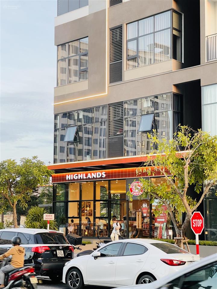 Bán căn hộ 2pn view biển trực diện  fpt plaza 2  full nội thất  đang cho thuê 18 triệu/tháng