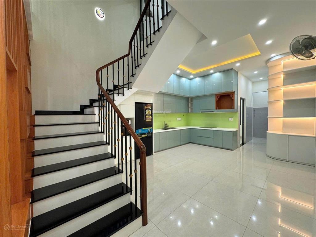 Bán nhà 4 tầng mặt tiền trung lương 12, diện t đất 100m2, diện tích sàn 308 m2, hoà xuân, đà nẵng