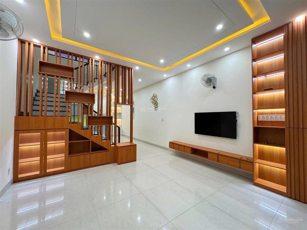 Bán nhà 4 tầng mặt tiền trung lương 12, diện t đất 100m2, diện tích sàn 308 m2, hoà xuân, đà nẵng