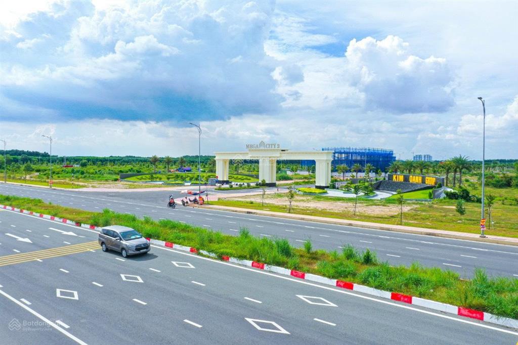 Bán gấp lô th15 đường 15m, dự án mega city 2, giá 1,4 tỷ, 110m2