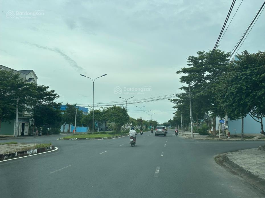 [sổ đỏ chính chủ] bán đất nền kdt hoàng phát  200m2 vị trí vàng  chỉ 4.15 tỷ  rẻ nhất khu vực!