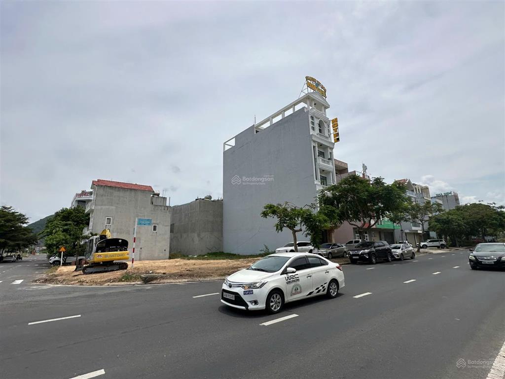 Cho thuê 200m2 đất lô góc 2 mặt tiền đẹp nhất khu vực tuy hòa phú yên chỉ 11 triệu/tháng