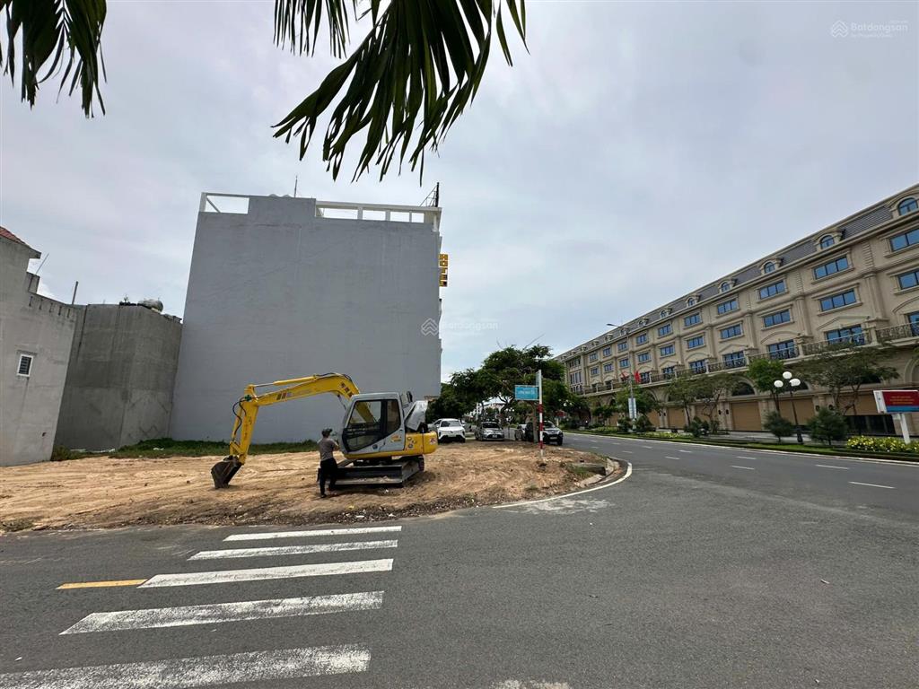 Cho thuê 200m2 đất lô góc 2 mặt tiền đẹp nhất khu vực tuy hòa phú yên chỉ 11 triệu/tháng
