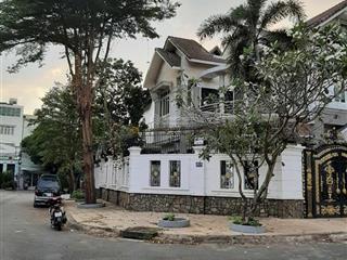 Bán biệt thự bình lợi dt 10mx20m 4 tầng giá 25tỷ5 p13 q. bt khu biệt cao cấp vip gần sông