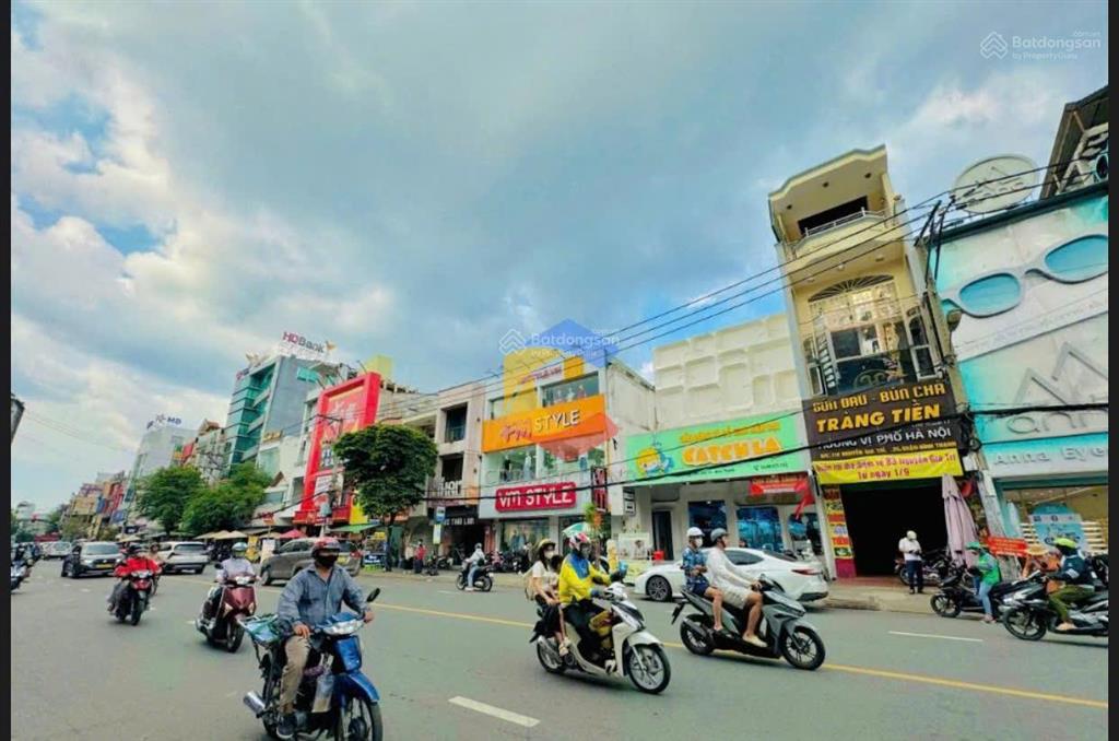 Bán đất nguyễn gia trí giá tốt 28,5 tỷ 12m x 30m vuông vức khu vực được xây cao