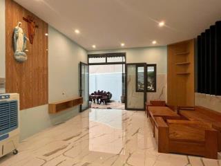 Cho thuê nhà nguyễn hữu cảnh p.22 q.bình thạnh, dt 4mx20m, 4 tầng, giá 25tr