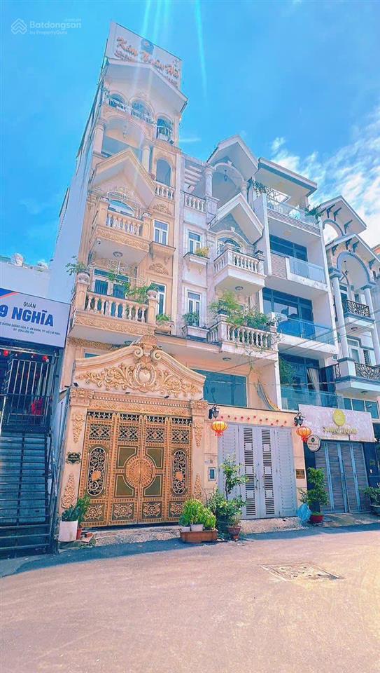 Nhà mt 6 tầng có thang máy dương quảng hàm, nhà mới xây ở ngay hoặc cho thuê. giá 12 tỷ