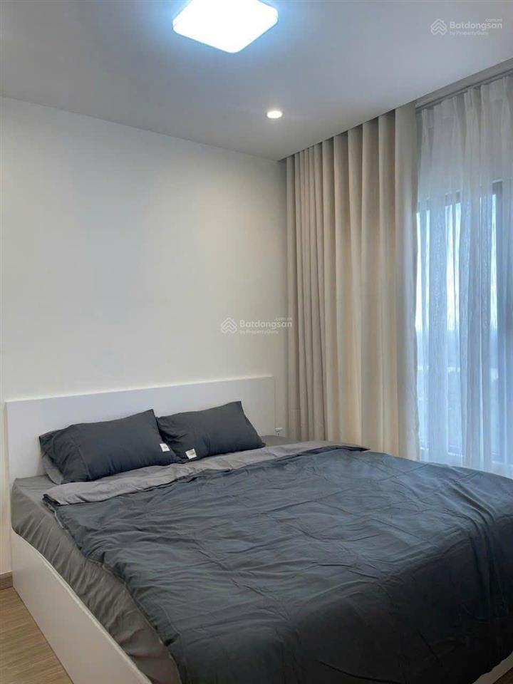 Em tuấn vinhomes bán nhanh căn hộ 2pn 2wc hướng đông nam, view sông. full nội thất cao cấp