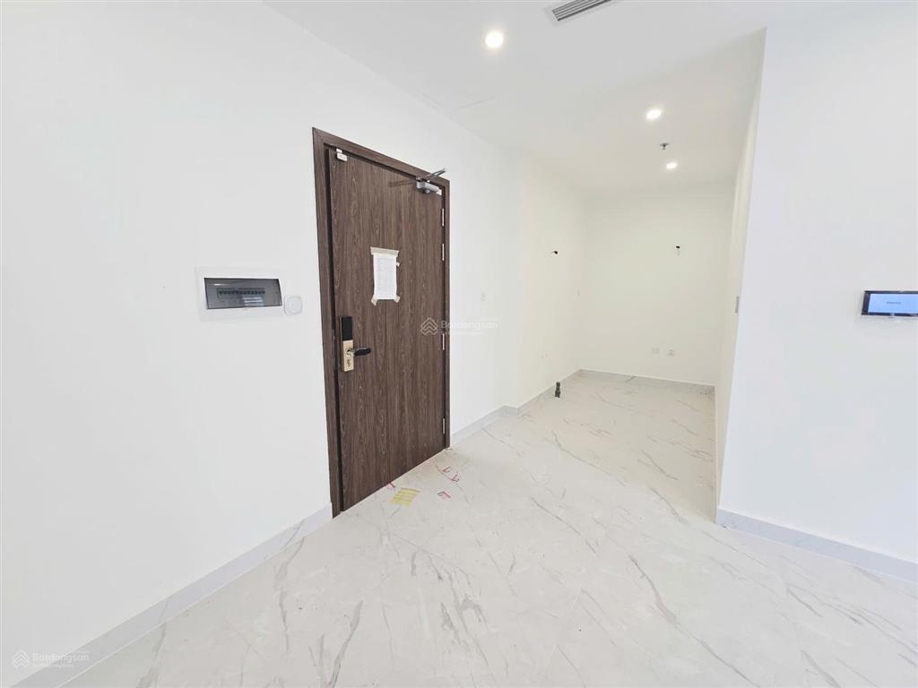 Bán nhanh căn hộ 2pn beverly mới 100% chưa ở, tầng trung thoáng mát, đã có sổ hồng