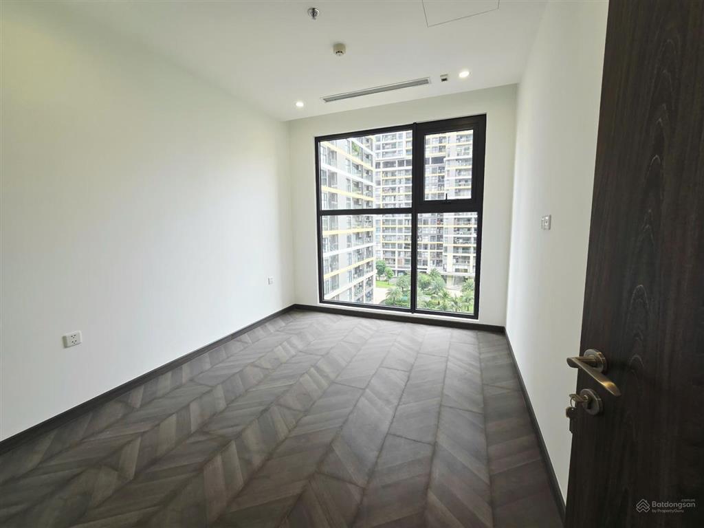 Bán nhanh căn hộ 2pn beverly mới 100% chưa ở, tầng trung thoáng mát, đã có sổ hồng
