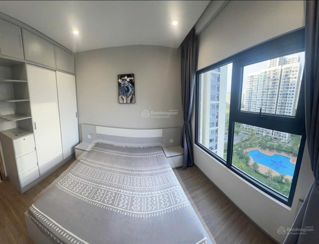 Bán nhanh căn hộ 1pn + nội thất cao cấp, hđ thuê 8,4 triệu/tháng. view nội khu hồ bơi, hướng mát