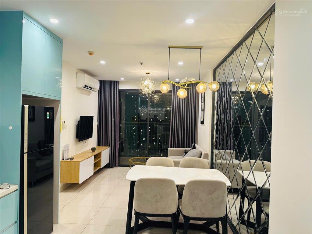Bán 3pn 2wc full nội thất cao cấp tầng trung thoáng mát, sổ hồng không vay, sẵn hđ thuê 10 tr/tháng