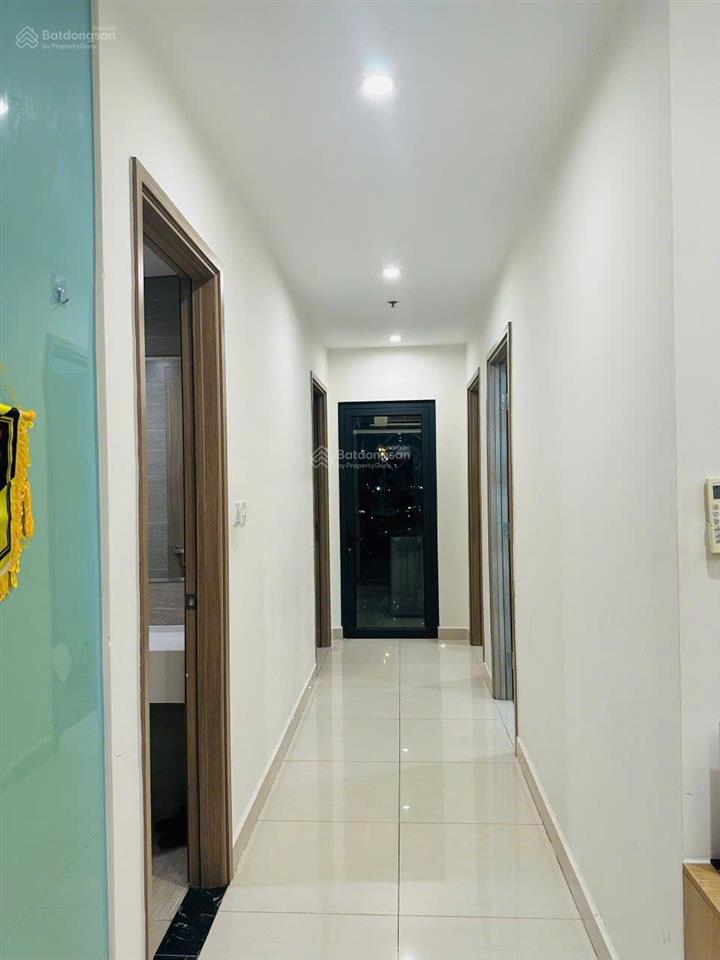 Bán 3pn 2wc full nội thất cao cấp tầng trung thoáng mát, sổ hồng không vay, sẵn hđ thuê 10 tr/tháng