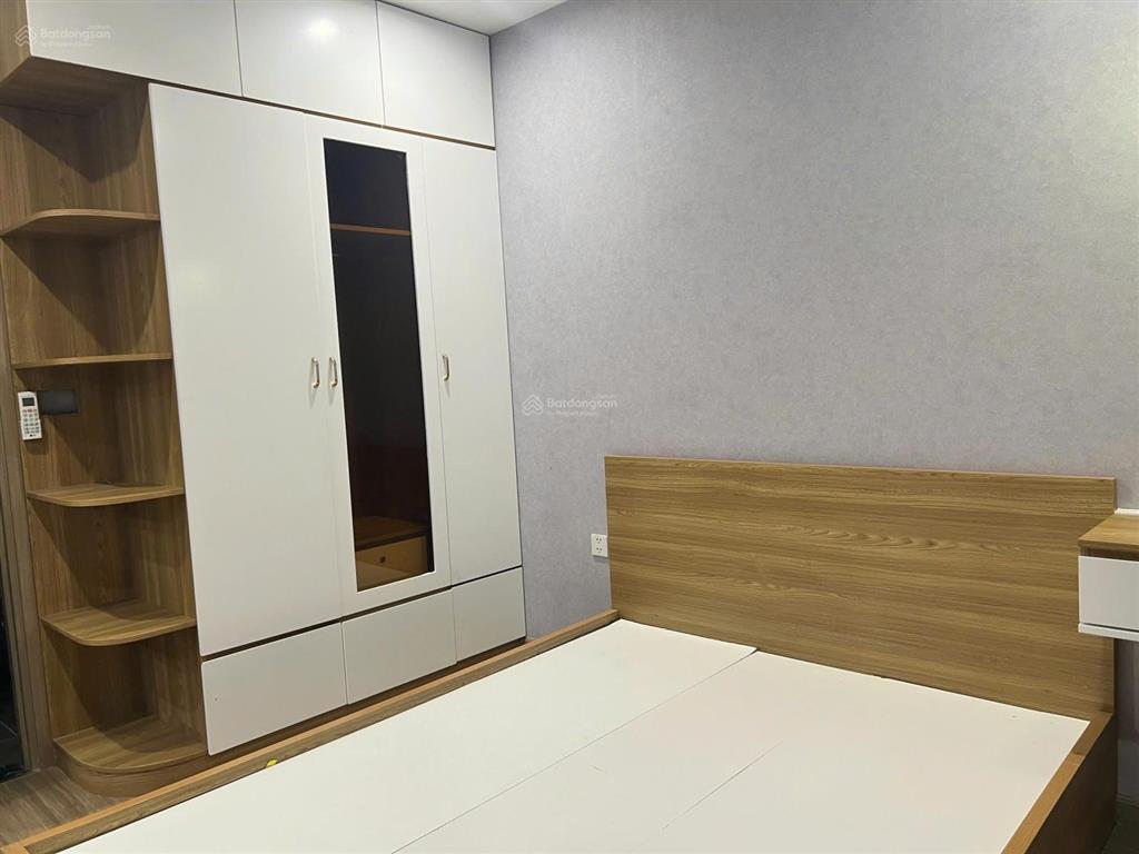 Bán nhanh căn hộ 2pn 2wc full nội thất, tầng trung hướng mát, có sổ hồng