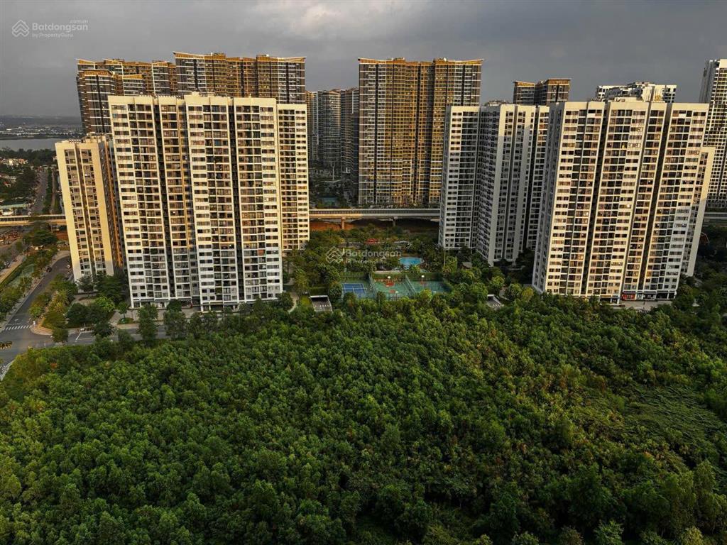 Bán nhanh căn hộ 2pn 2wc hướng đông nam, tầng trung view thoáng, có sổ hồng