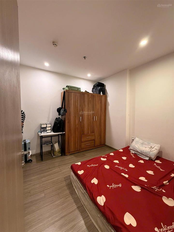 Bán nhanh căn hộ 2pn 2wc hướng đông nam, tầng trung view thoáng, có sổ hồng