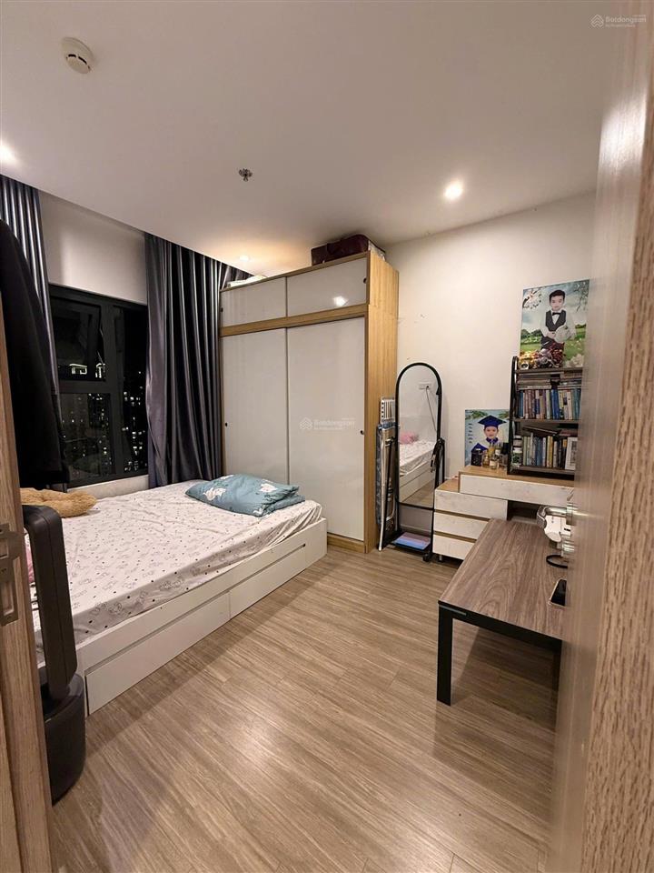 Bán nhanh căn hộ 2pn 2wc hướng đông nam, tầng trung view thoáng, có sổ hồng