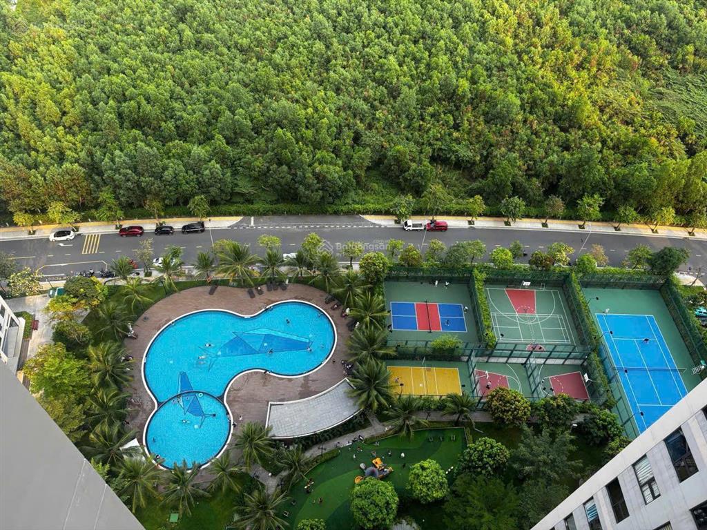 Bán nhanh căn hộ 2pn 2wc hướng đông nam, tầng trung view thoáng, có sổ hồng