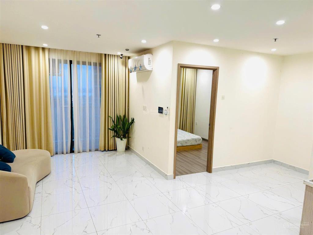 Bán 1pn+ bs hướng đông nam, tầng trung, full nội thất. hàng chuyển nhượng vinhomes nhắn em tuấn
