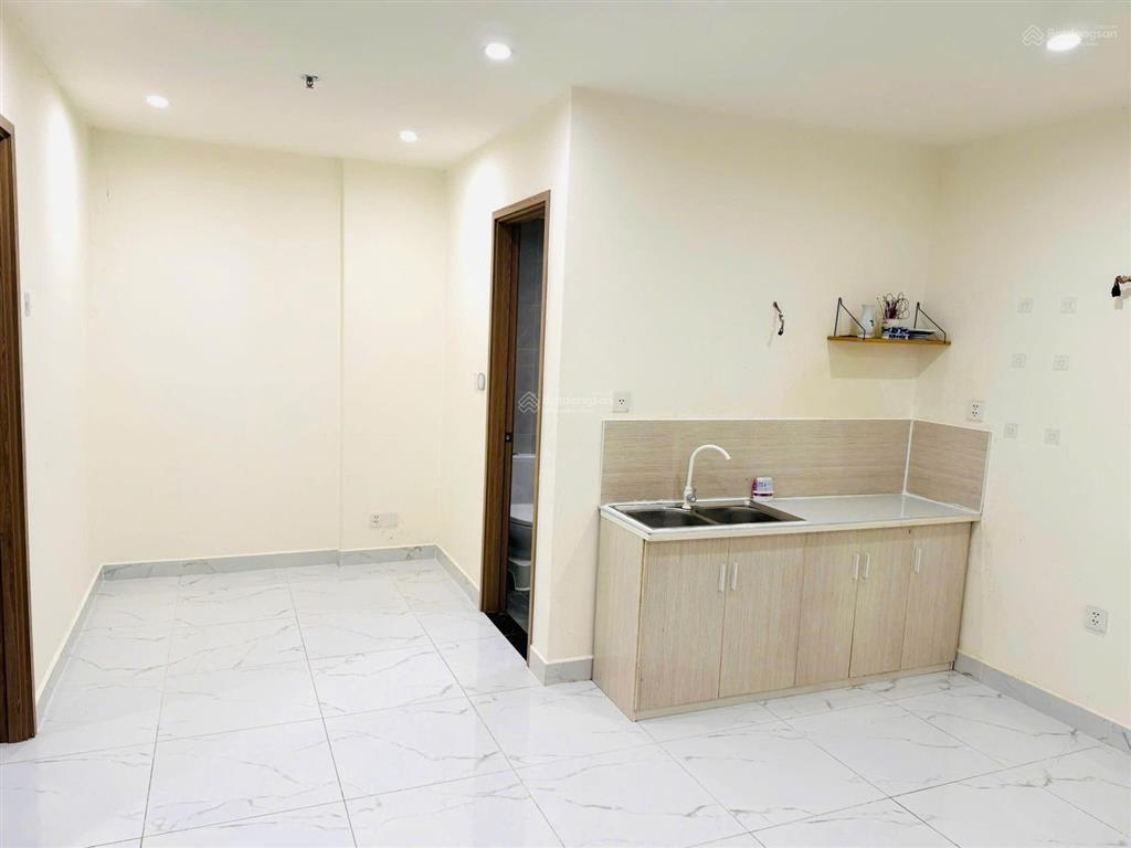 Bán 1pn+ bs hướng đông nam, tầng trung, full nội thất. hàng chuyển nhượng vinhomes nhắn em tuấn