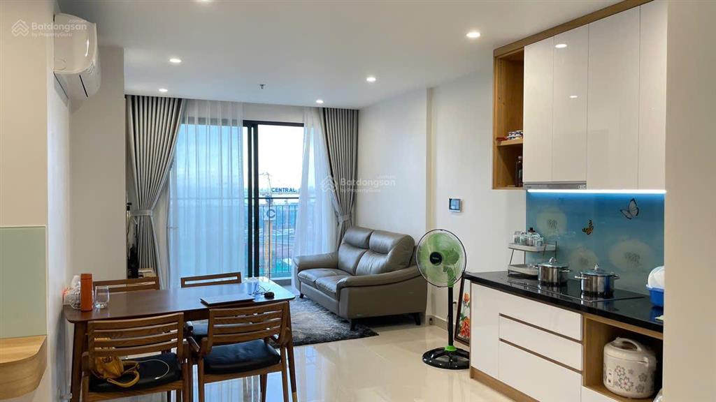 Bán căn hộ 2pn 2wc diện tích lớn 67,8m2, có sổ hồng, hướng đông nam, tầng trung thoáng mát