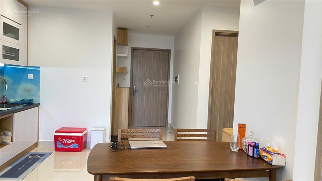 Bán căn hộ 2pn 2wc diện tích lớn 67,8m2, có sổ hồng, hướng đông nam, tầng trung thoáng mát