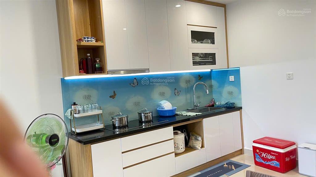 Bán căn hộ 2pn 2wc diện tích lớn 67,8m2, có sổ hồng, hướng đông nam, tầng trung thoáng mát
