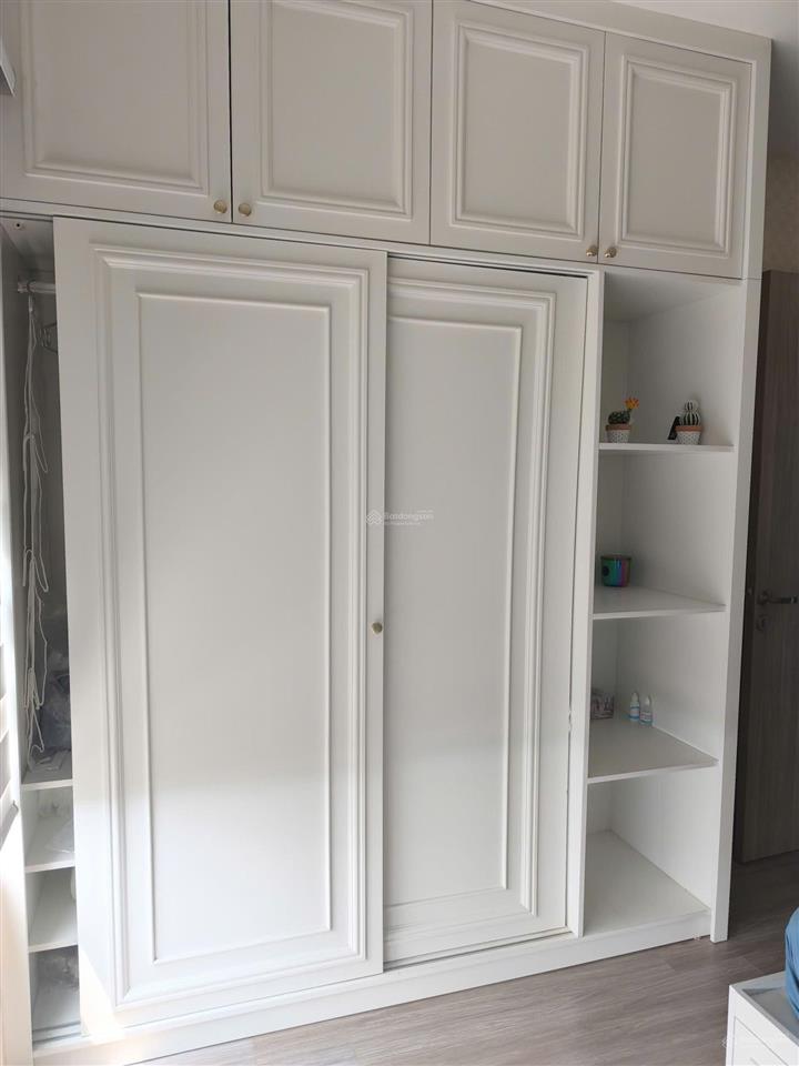 Giá rẻ chỉ 3,6 tỷ cho căn hộ 3pn hướng đông nam, full nội thất cao cấp, sẵn sổ hồng