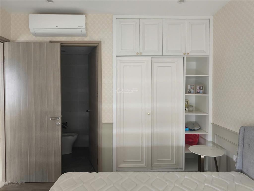 Giá rẻ chỉ 3,6 tỷ cho căn hộ 3pn hướng đông nam, full nội thất cao cấp, sẵn sổ hồng