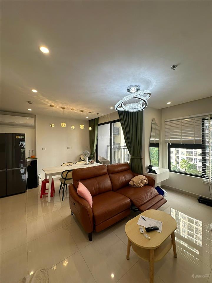 Bán căn góc 2pn+ 2wc, tầng trung view nội khu, sẵn sổ hồng, trang bị nội thất cao cấp