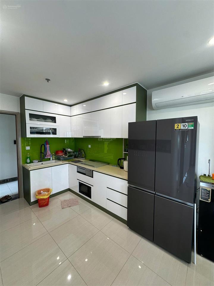 Bán căn góc 2pn+ 2wc, tầng trung view nội khu, sẵn sổ hồng, trang bị nội thất cao cấp
