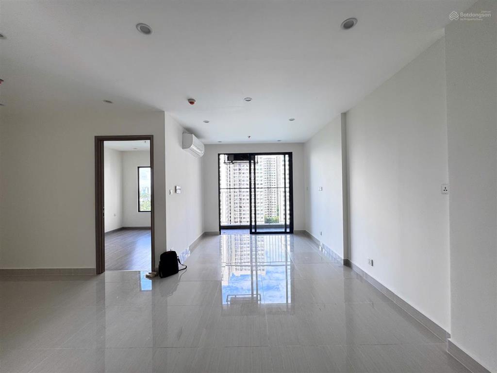 Bán căn hộ 1pn+ giá tốt, view thoáng đẹp. sẵn sổ hồng công chứng mua bán ngay