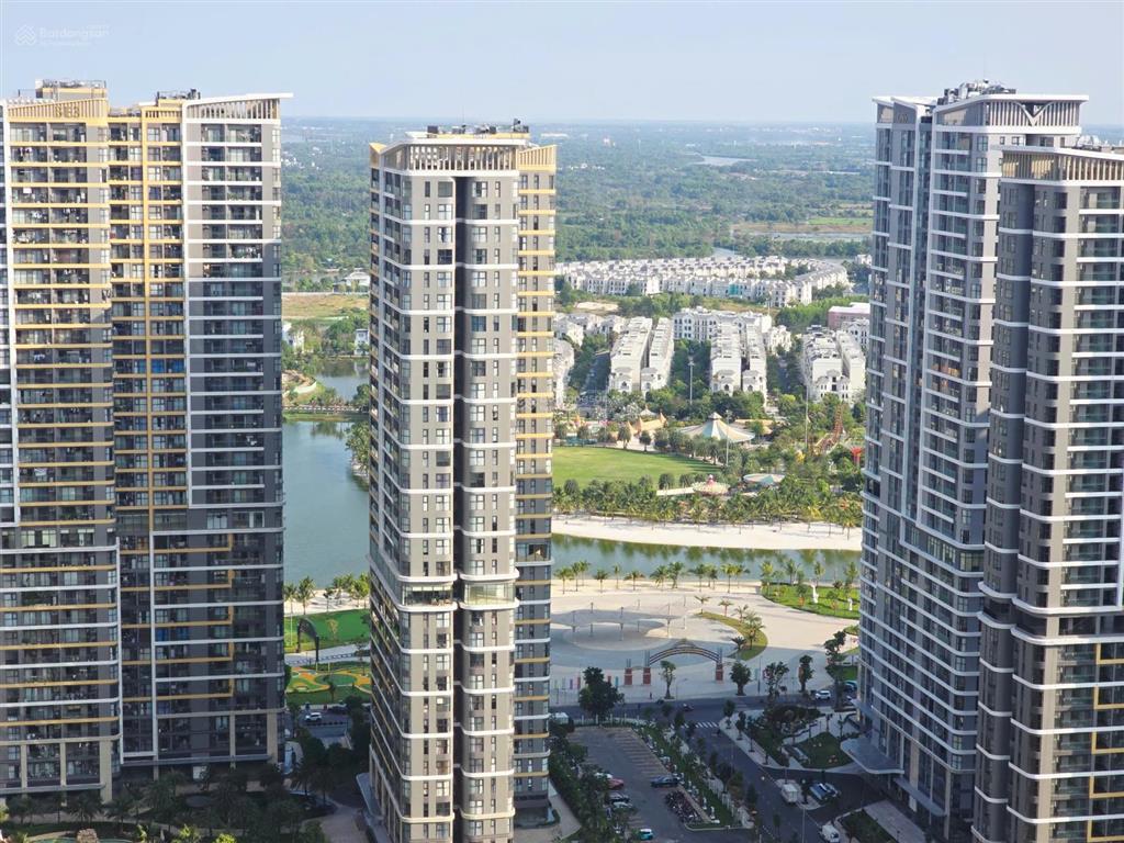 Bán nhanh căn hộ 2pn hướng đông nam, view công viên 36ha. có sổ hồng, giá chỉ 2,990 tỷ