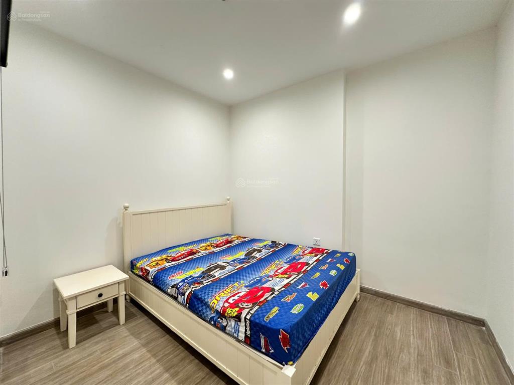 Bán căn hộ 2pn giá tốt 2,350 tỷ có sổ hồng, nội thất, tầng trung