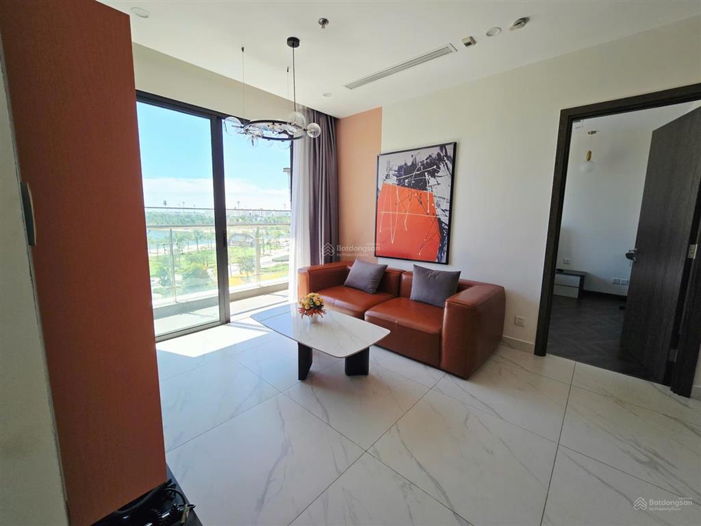Bán căn hộ 2pn 2wc / 80m2 view trực diện công viên 36ha giá tốt, full nội thất, có sổ hồng