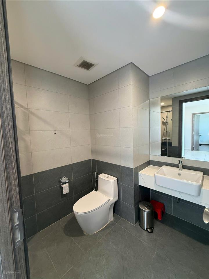 Bán căn hộ 2pn 2wc / 80m2 view trực diện công viên 36ha giá tốt, full nội thất, có sổ hồng