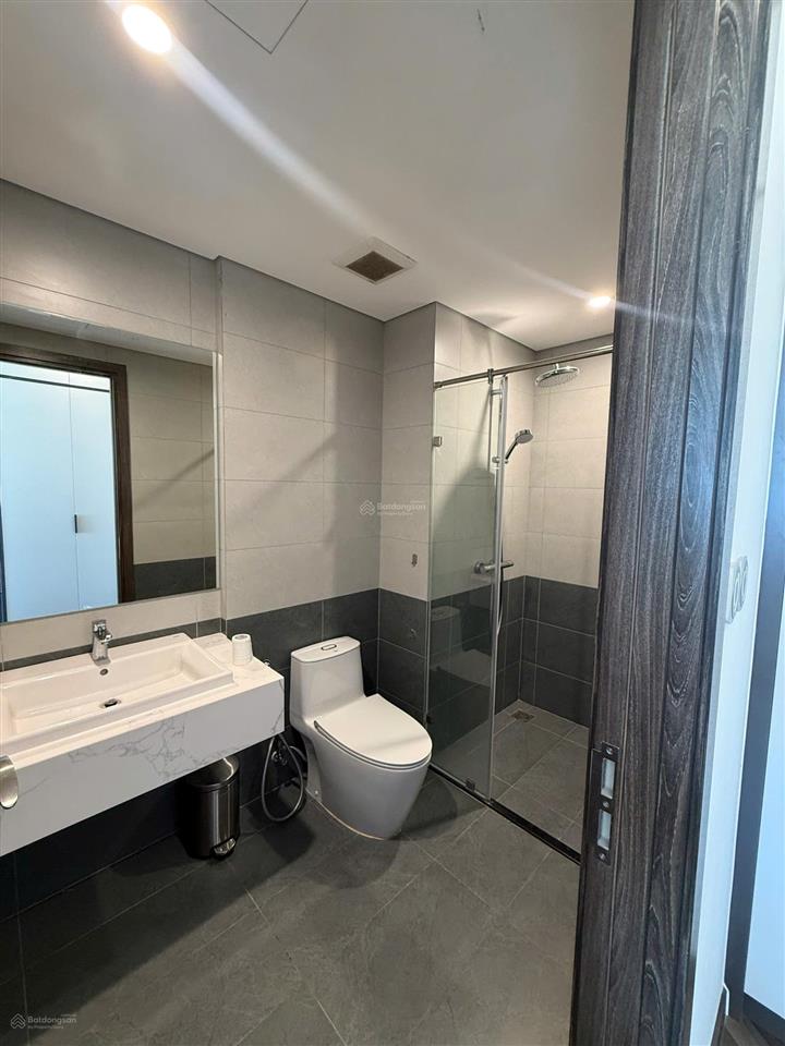 Bán căn hộ 2pn 2wc / 80m2 view trực diện công viên 36ha giá tốt, full nội thất, có sổ hồng