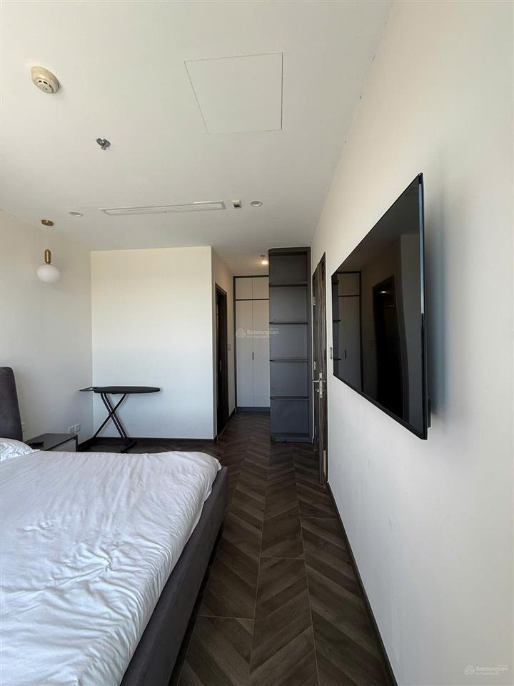 Bán căn hộ 2pn 2wc / 80m2 view trực diện công viên 36ha giá tốt, full nội thất, có sổ hồng