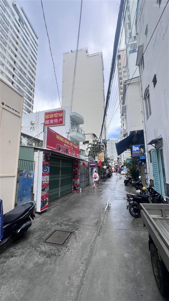 Bán lô đất rộng 282m2 ngang 12m  xây dựng tự do 20 tầng  trung tâm phố tây nha trang