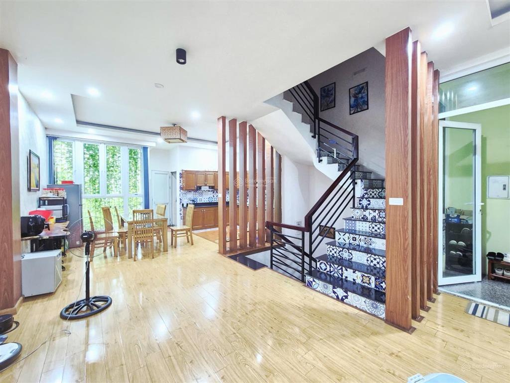 Chính chủ bán nhà khu vĩnh hưng 92m mt 6,3m đường 7m ô tô tránh nhà 5 tầng