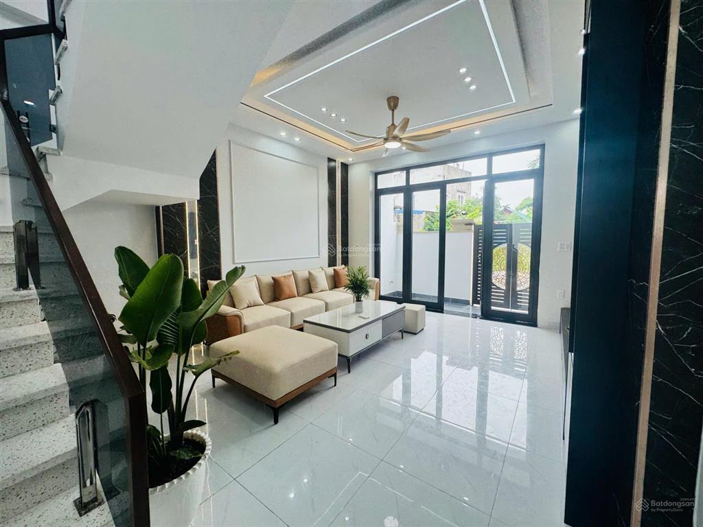 Bán nhà xây mới trung tâm tân tiến  do nha 50m2 (full nội thất)