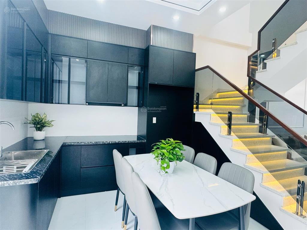 Bán nhà xây mới trung tâm tân tiến  do nha 50m2 (full nội thất)