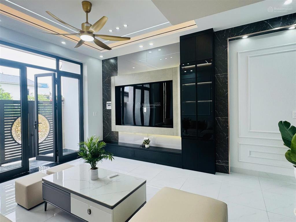 Bán nhà xây mới trung tâm tân tiến  do nha 50m2 (full nội thất)