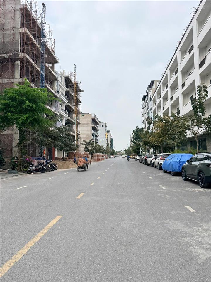 Bán toà nhà 6 tầng tuyến 1 dự án icc quán mau  150m  mặt tiền 7,5m hướng đông nam