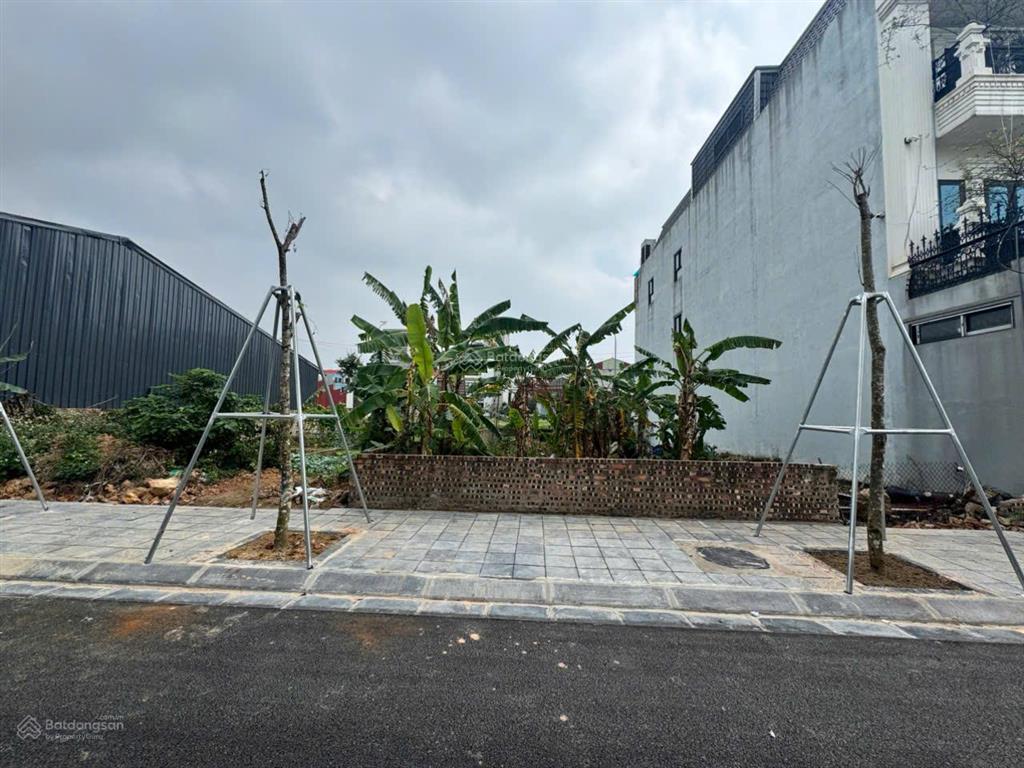 Bán đất kinh doanh 114m2 làn 2 biệt thự nguyên khê giá hơn 90tr,  0982 476 ***