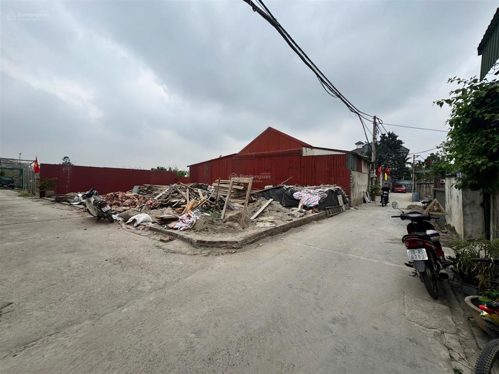 Bán gấp lô góc 100m2 phù lỗ mặt tiền 5.5m ngõ thông giá 42tr/1m2