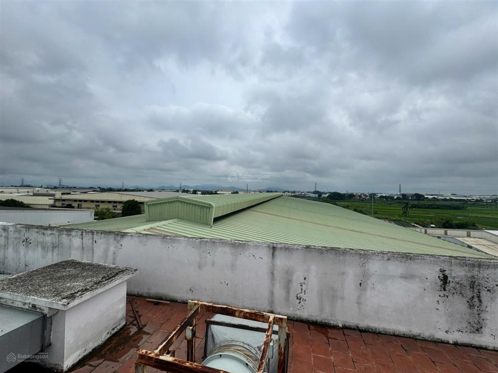 Cho thuê toà nhà văn phòng 4 tầng (720 m²) /1 sàn, tại kcn quang minh, mê linh